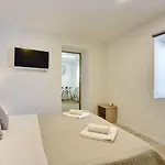 Nur 250 Meter Vom Mit Salzwasserpool Pola