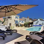 Appartamento Nur 250 Meter Vom Mit Salzwasserpool *