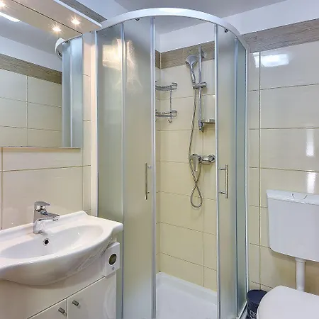 Apartmán Nur 250 Meter Vom Mit Salzwasserpool Pula