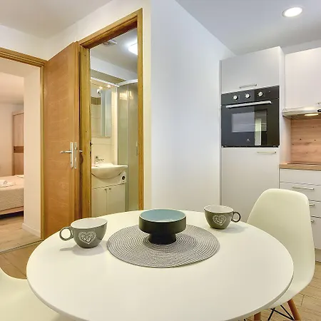 Nur 250 Meter Vom Mit Salzwasserpool Pula