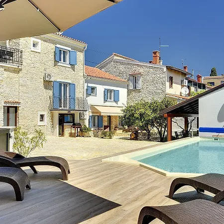 Nur 250 Meter Vom Mit Salzwasserpool Apartmán *