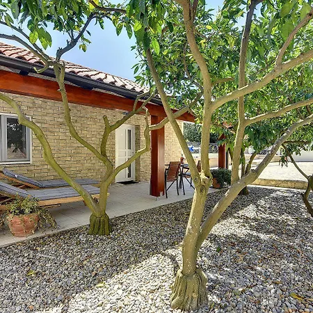 Apartman Nur 250 Meter Vom Mit Salzwasserpool