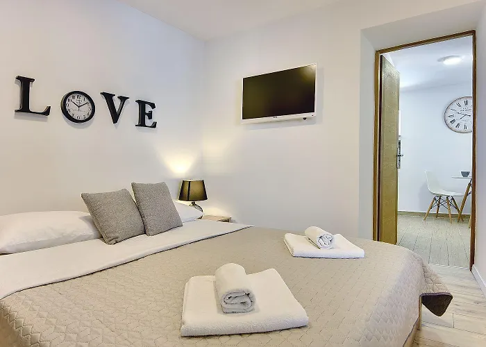 Nur 250 Meter Vom Mit Salzwasserpool Apartment *