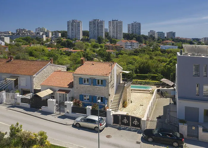 Nur 250 Meter Vom Mit Salzwasserpool Apartment Pula