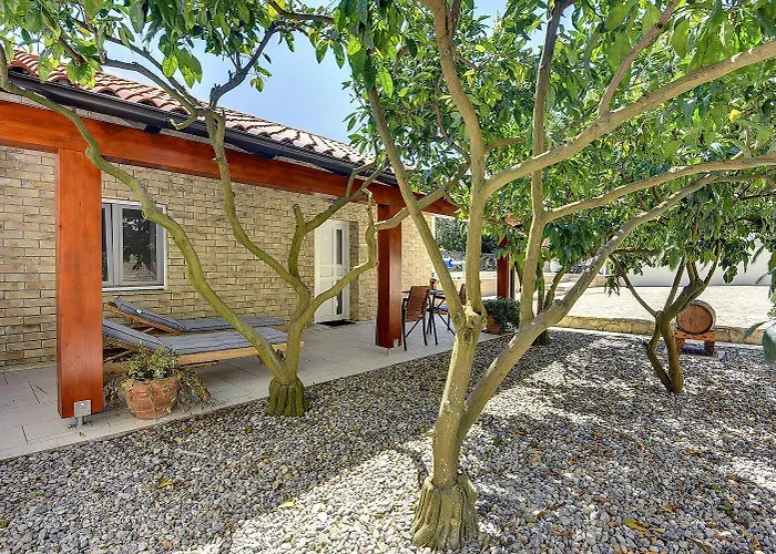 Apartment Nur 250 Meter Vom Mit Salzwasserpool