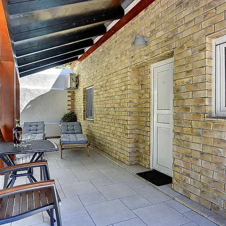 Apartment Nur 250 Meter Vom Mit Salzwasserpool